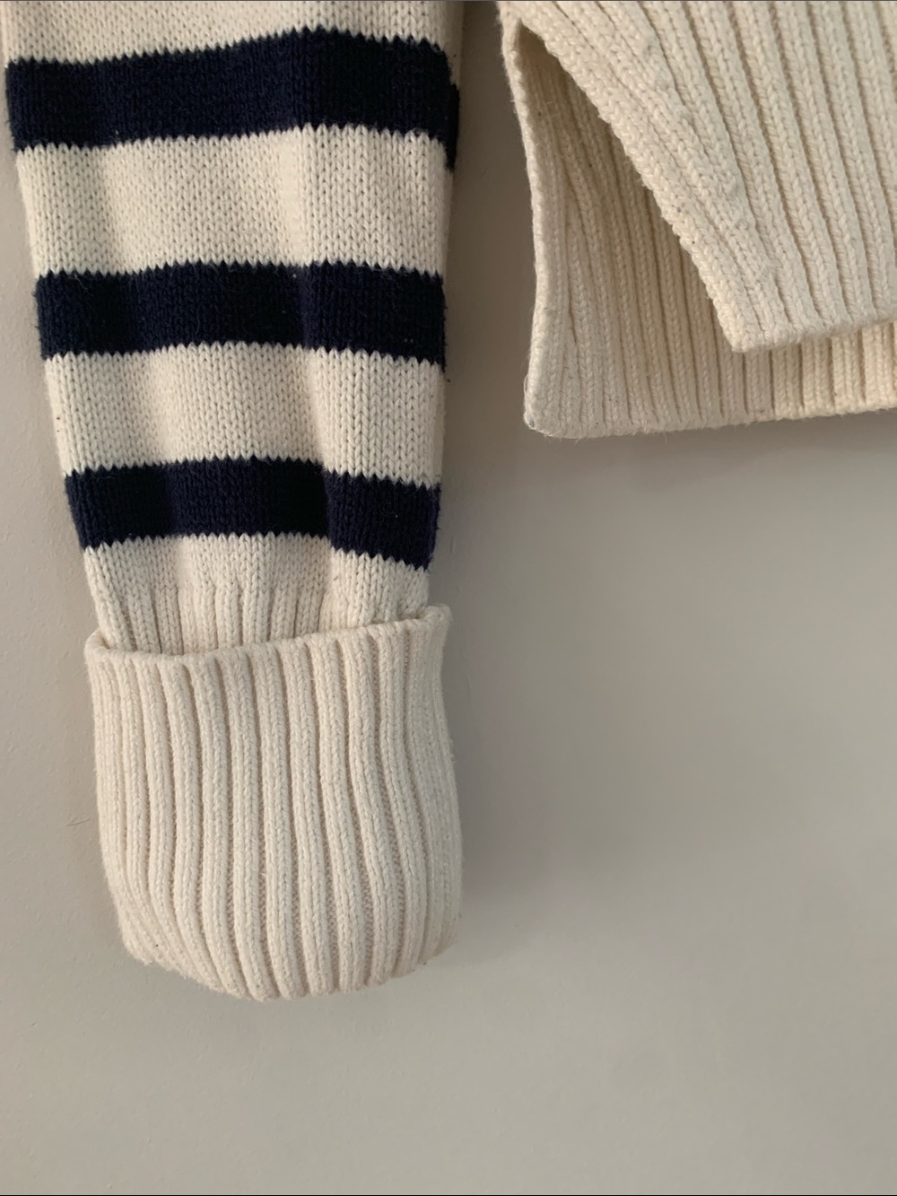 Abercrombie & Fitch Polo Collared V-Neck Striped Sweater Cream Navy Blue Small - Picture 5 of 10